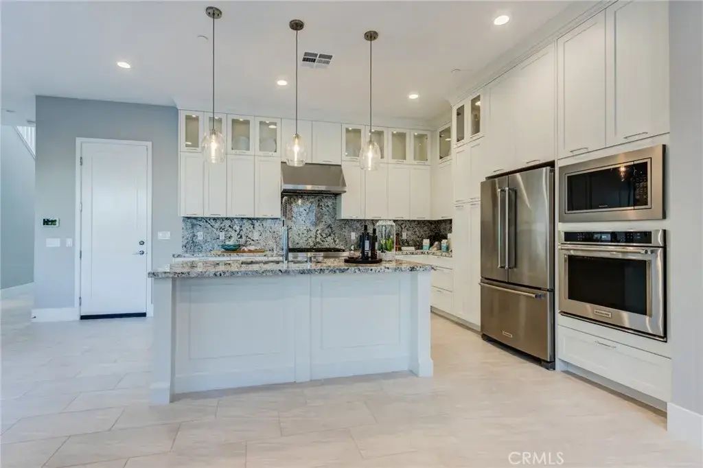 141 Parkland, Lake Forest