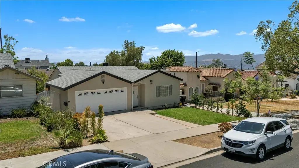 924 E Tujunga, Burbank