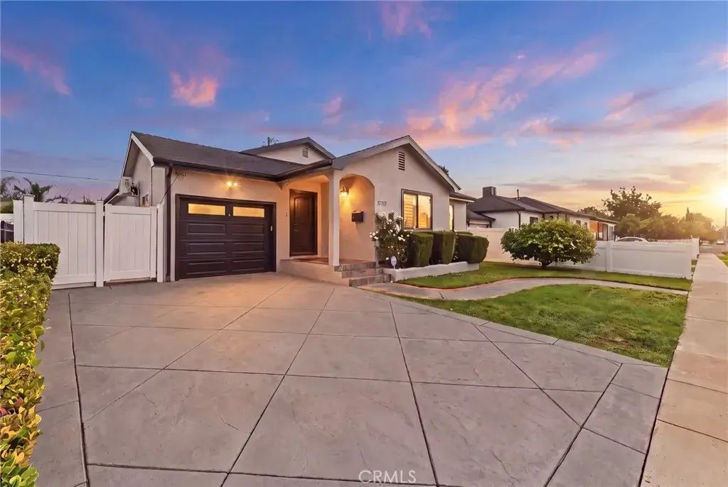 17717 Miranda, Encino