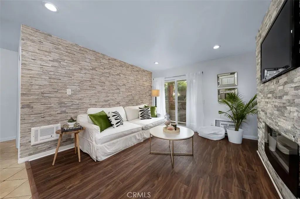 9860 Dale Avenue C3, Spring Valley