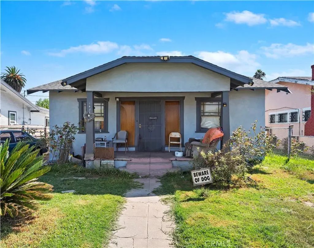 1438 W 70th, Los Angeles