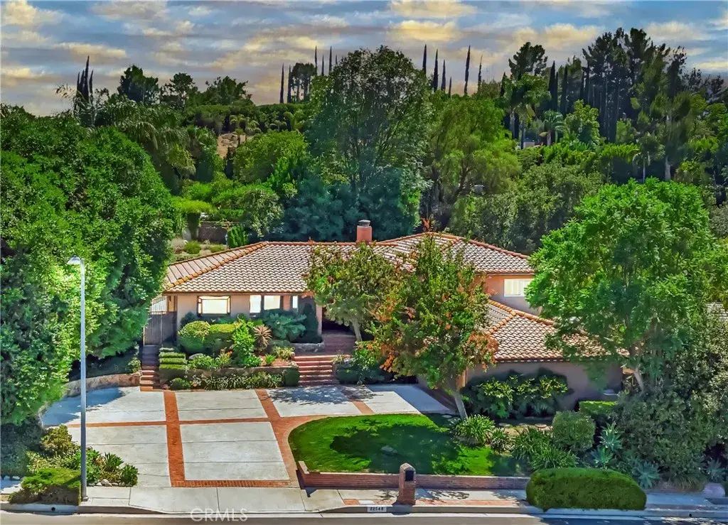22548 Waterbury, Woodland Hills