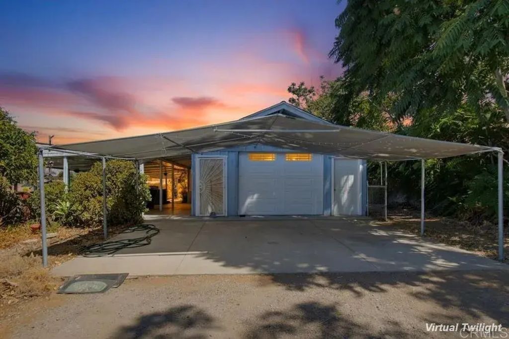 12435 Rockcrest Road, Lakeside