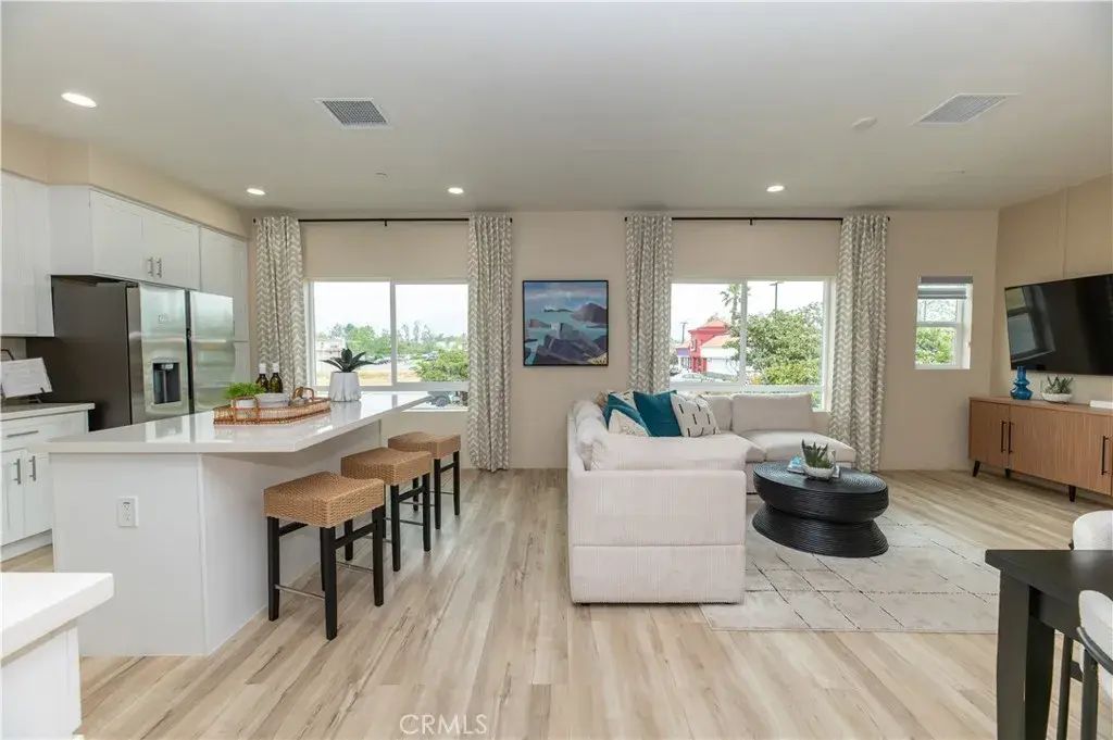 8187 Amerena Way, Fontana