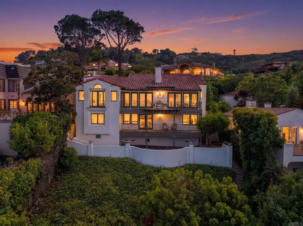 7631 Hillside Drive, La Jolla