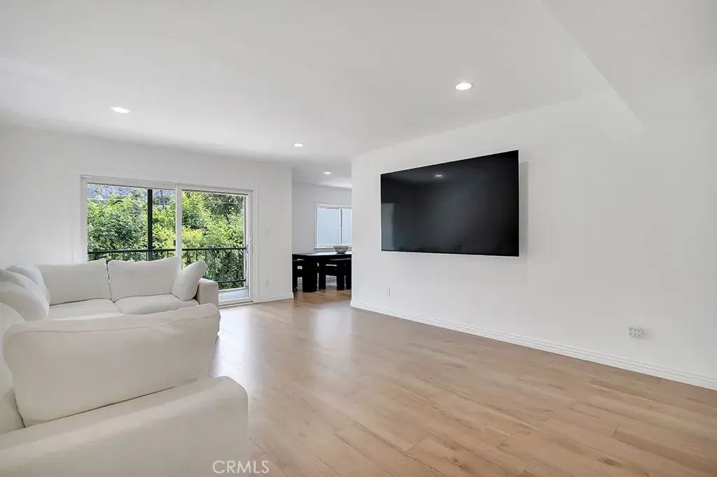 1015 N Michillinda 302, Pasadena