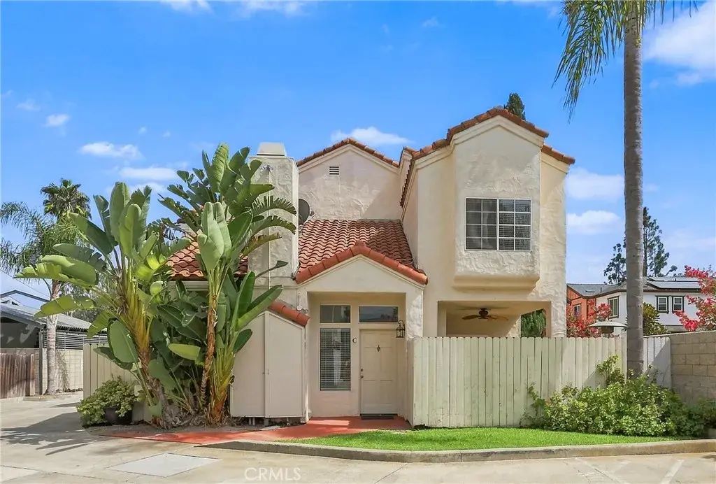 2575 Elden Avenue 3, Costa Mesa