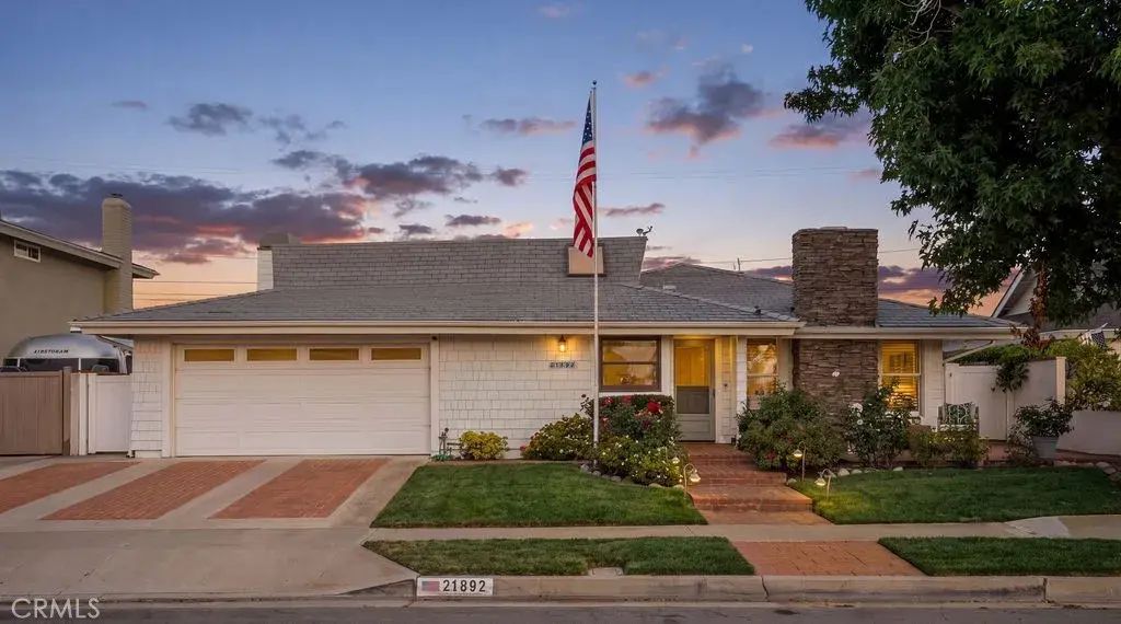 21892 Kaneohe, Huntington Beach