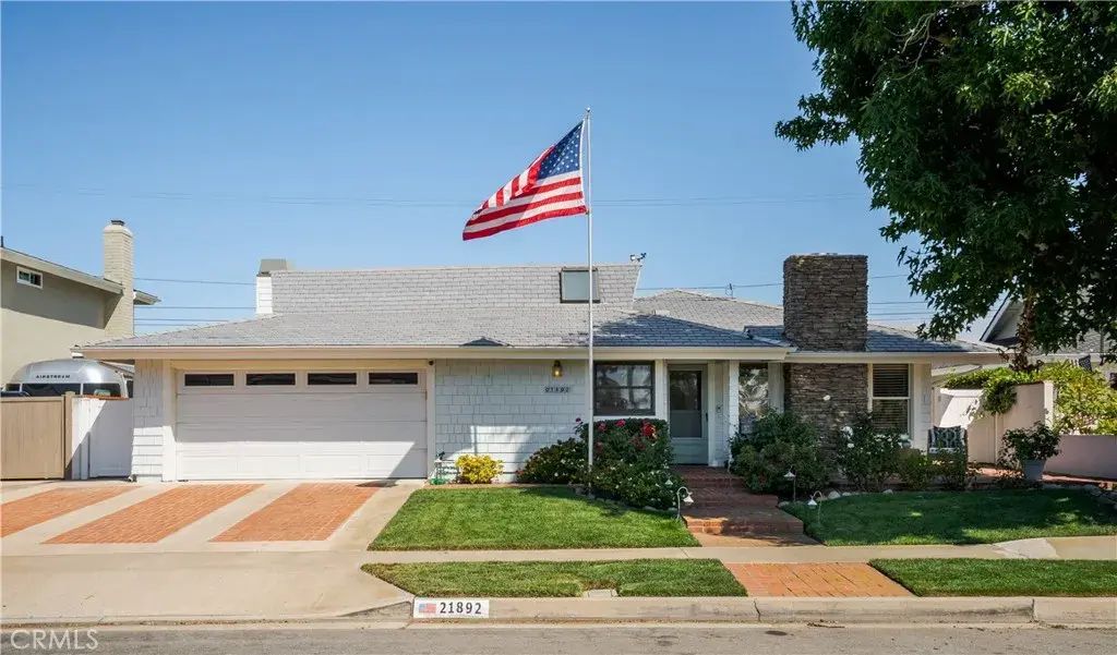 21892 Kaneohe, Huntington Beach