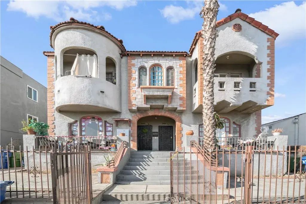 2441 Fairmount, Los Angeles