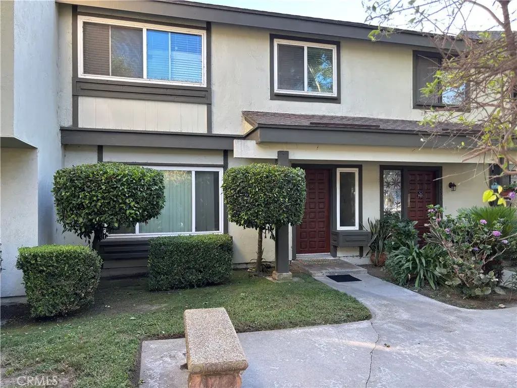 9753 Karmont, South Gate