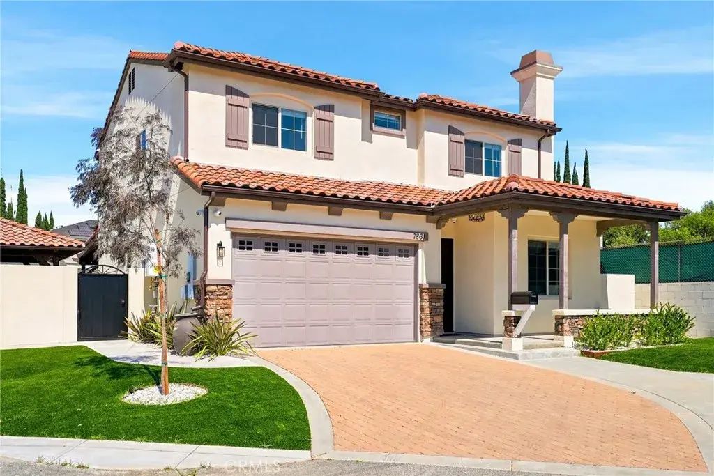 7861 Fluffy Duckling Lane, Winnetka