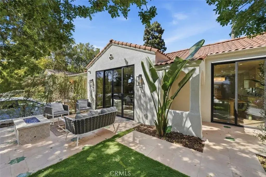 9127 Hargis, Los Angeles