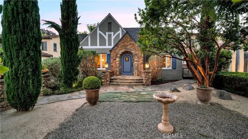 2220 Greenleaf Street, Santa Ana
