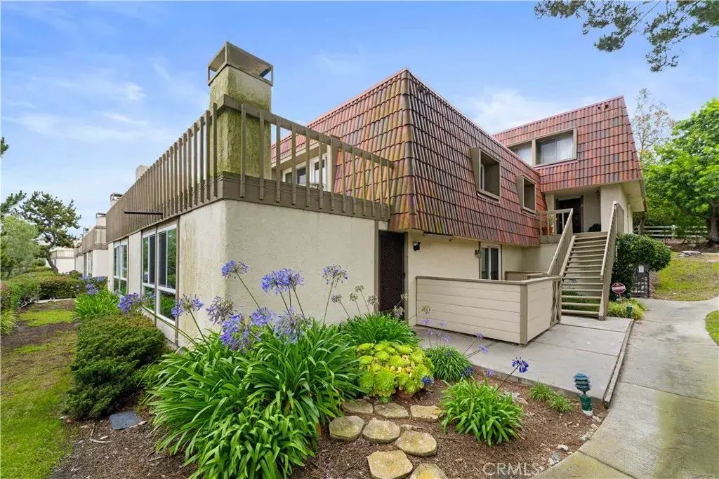 1 Cresta Verde Drive, Rolling Hills Estates