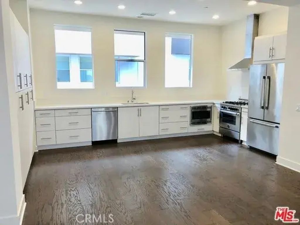 2207 Selig, Los Angeles