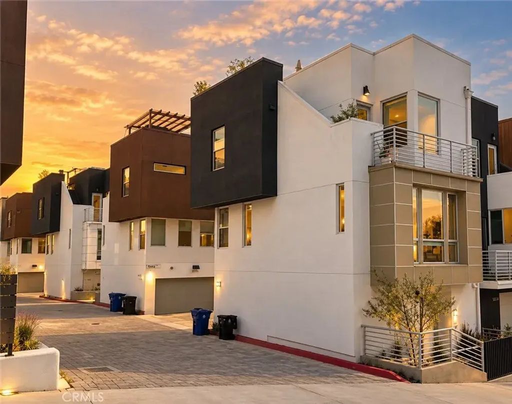 2207 Selig, Los Angeles