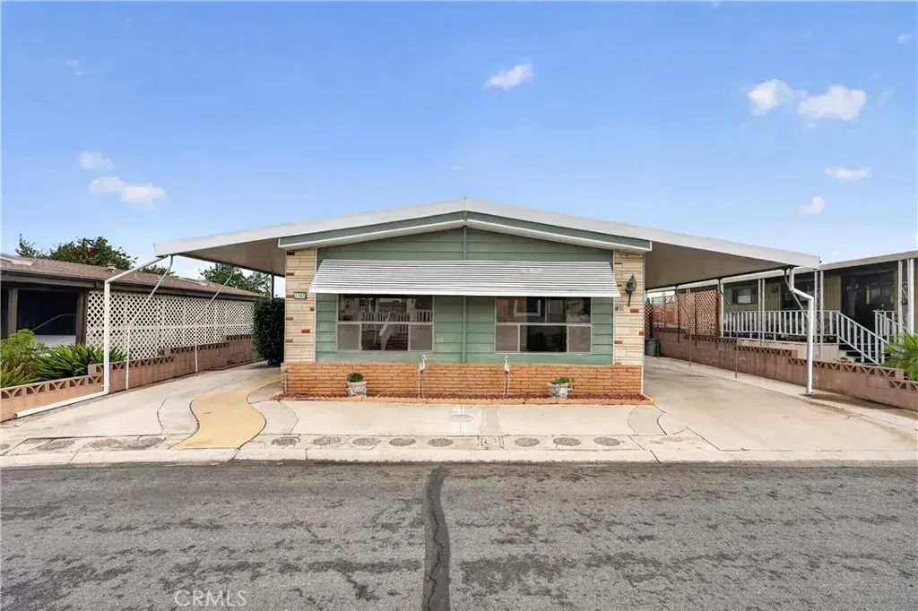 1365 Thornwood Square, Corona