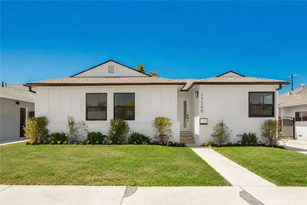 17200 Lanark Street, Lake Balboa