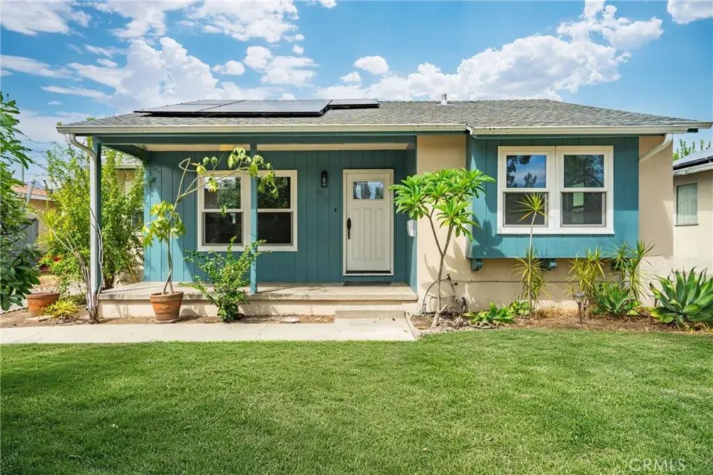 439 Montana Street, Monrovia
