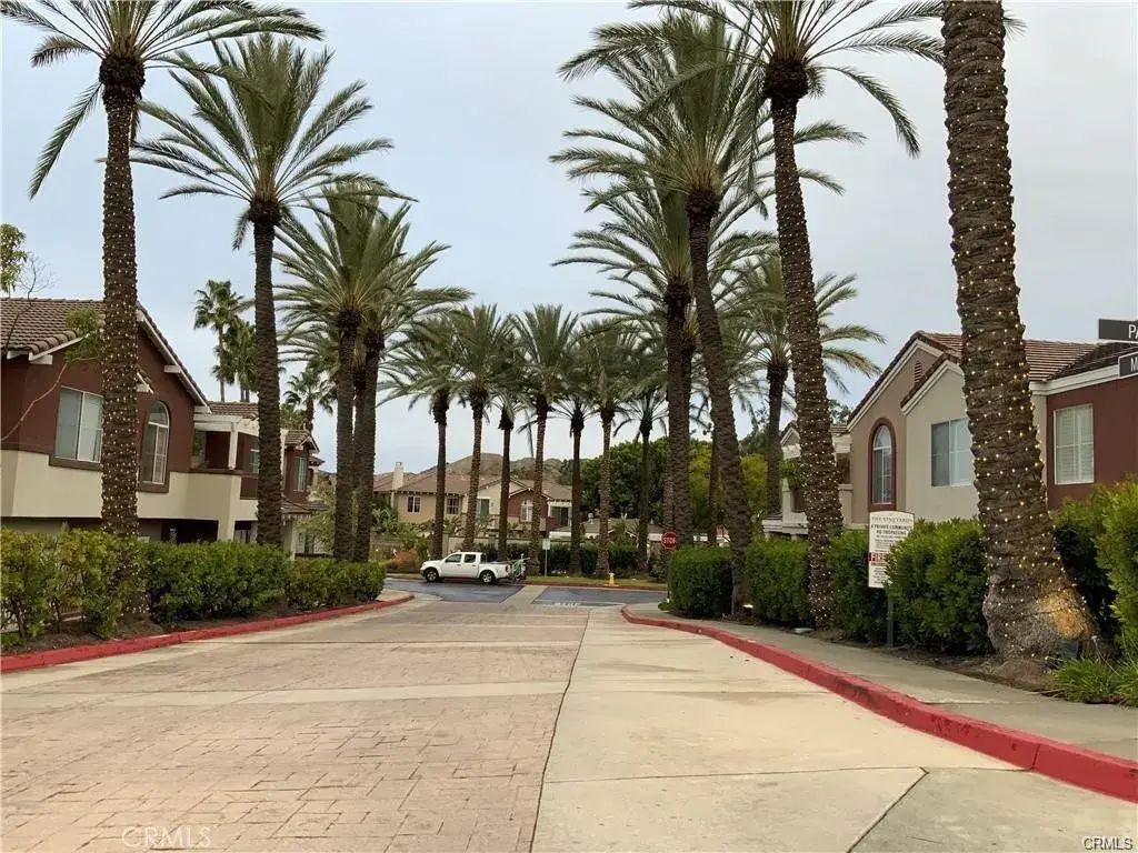 8 Santa Barbara Court, Lake Forest