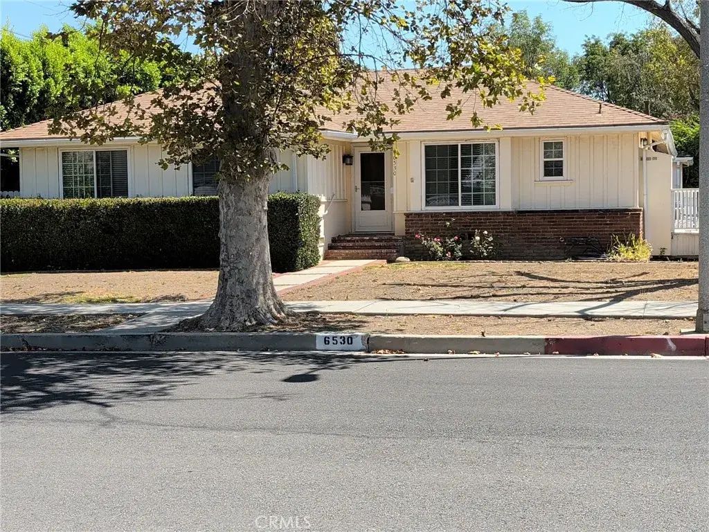 6530 Ponce, West Hills