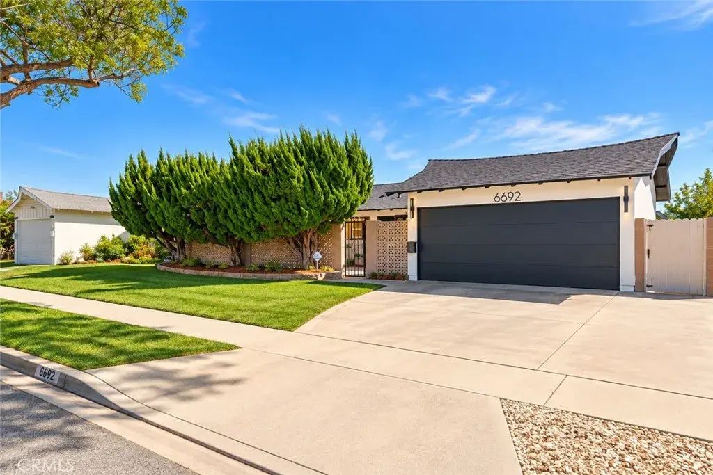 6692 Sutton, Westminster