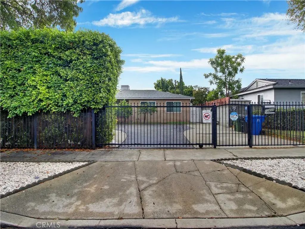 13448 Hart Street, Valley Glen