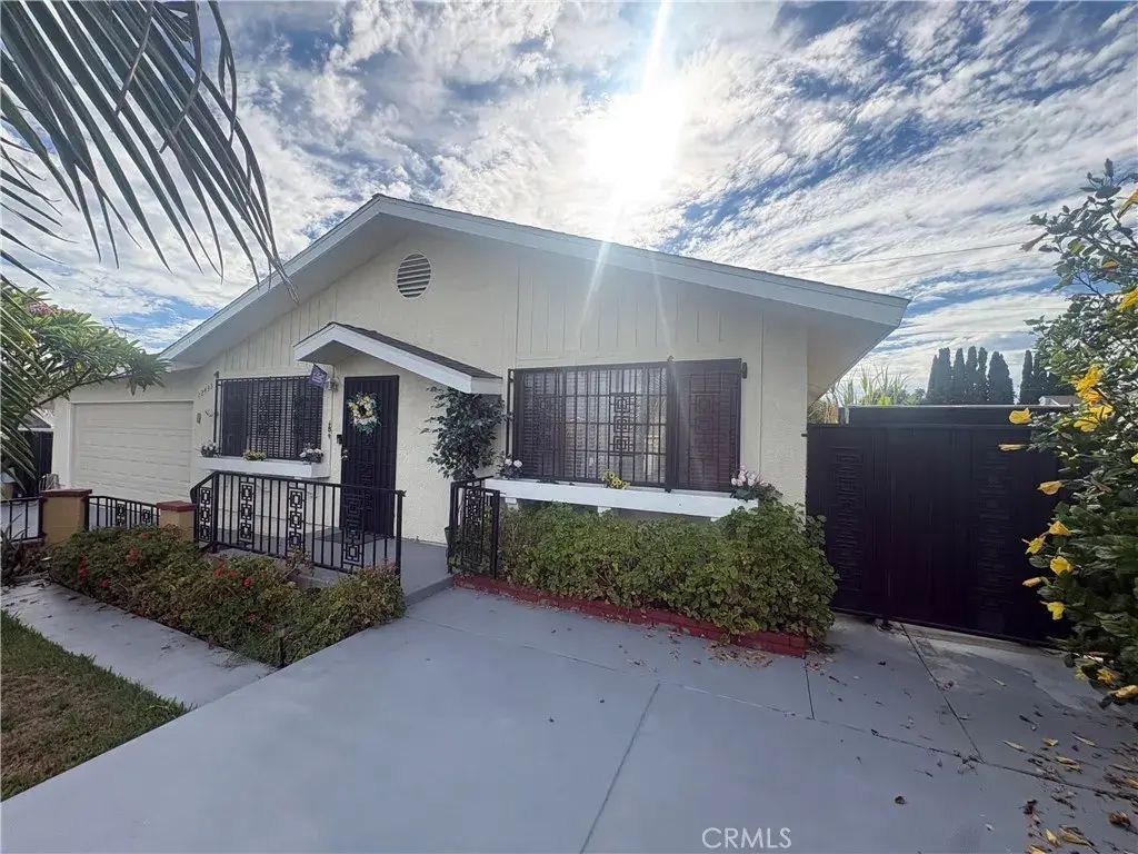12433 Laurel Avenue, Whittier