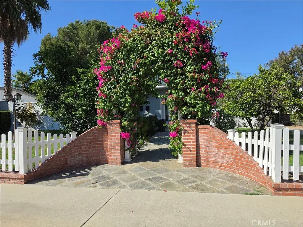 22945 Sherman, Los Angeles