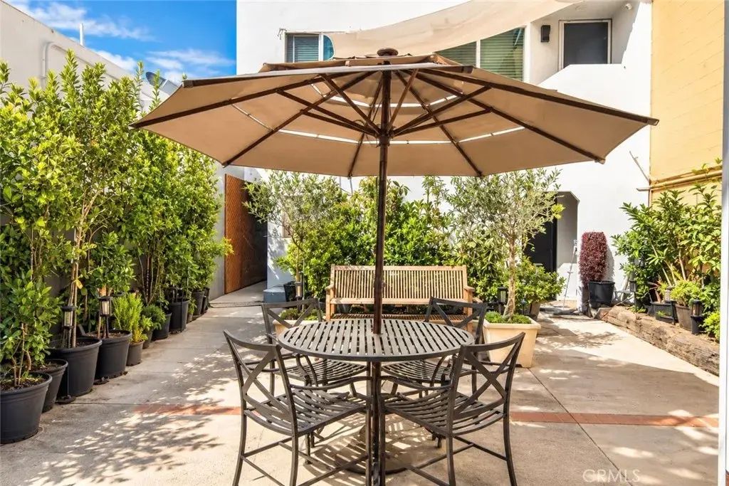 907 Electric, Seal Beach