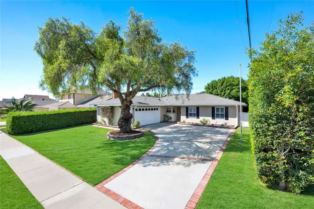 9405 La Estrella, Fountain Valley