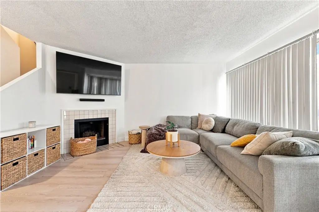 803 E Victoria 117, Carson