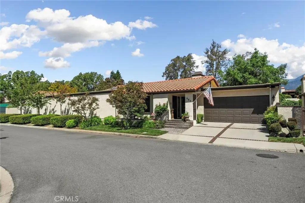 887 Via Maria, Upland