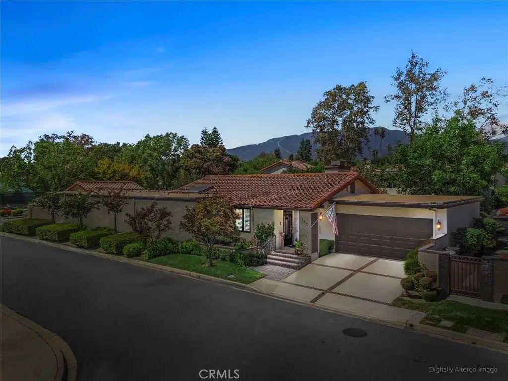887 Via Maria, Upland