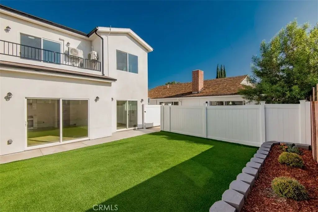 16433 Gledhill Street, North Hills