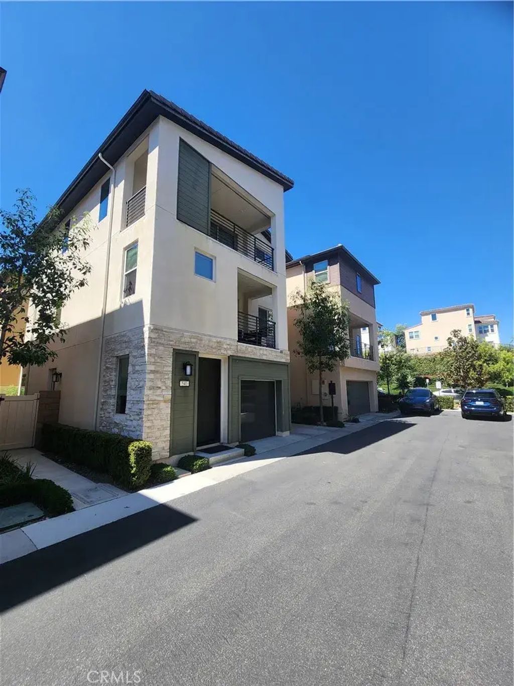 540 Catalonia, Lake Forest