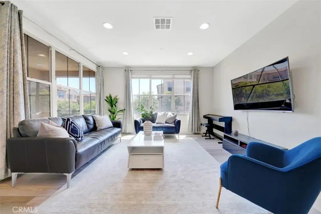 92 Capricorn, Irvine
