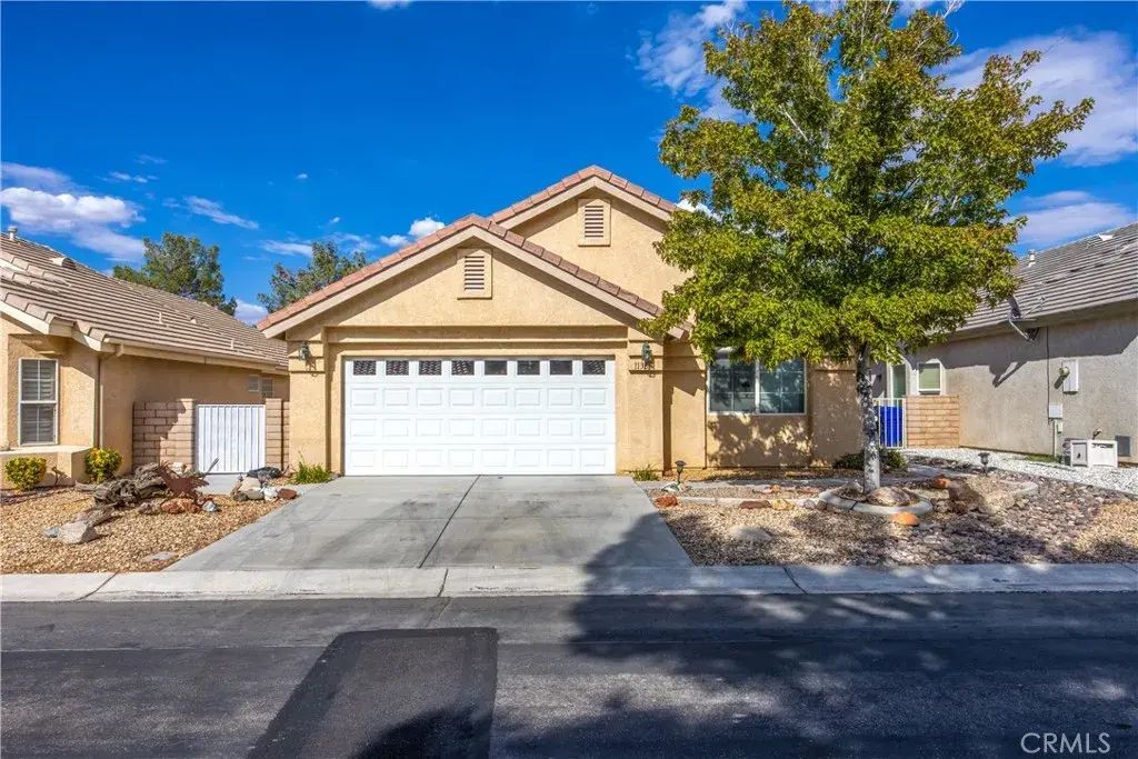 11363 Country Club, Apple Valley