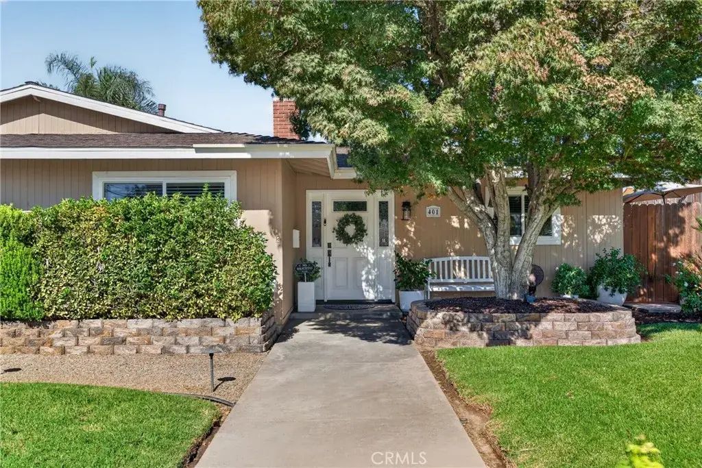 401 Robinhood Lane, Redlands