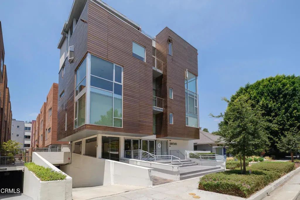 141 S Hudson Avenue 104, Pasadena