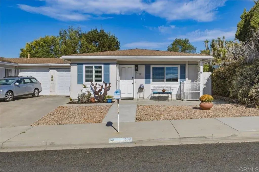 3658 Aqua, Oceanside