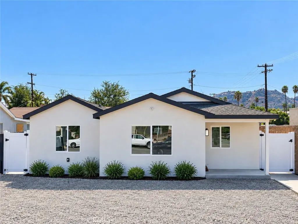 3752-3754 Mintern Street, Jurupa Valley