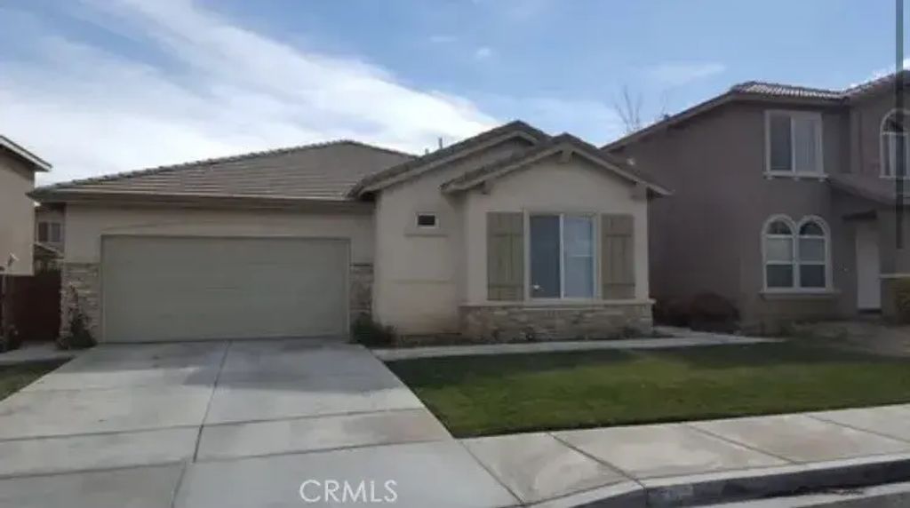 14307 Gray Fox, Victorville