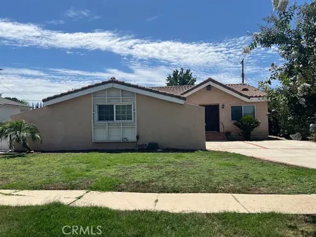 17226 Elkwood, Lake Balboa
