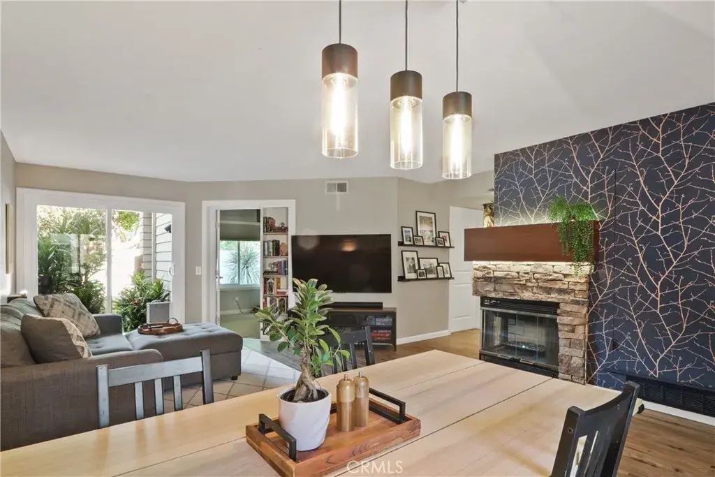 10 Glenoaks, Aliso Viejo