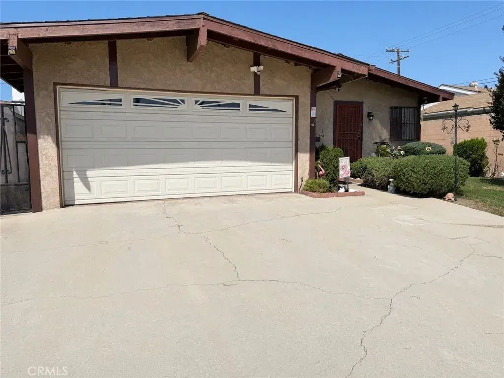 21007 Violeta, Lakewood