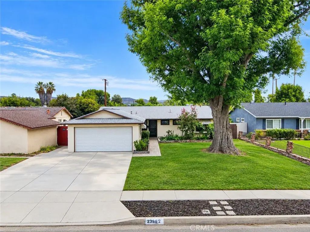 23357 Mobile Street, West Hills