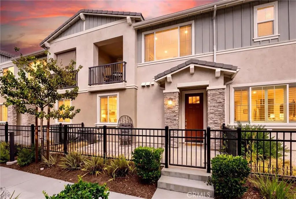 16570 Wyndham Lane #10, Fontana