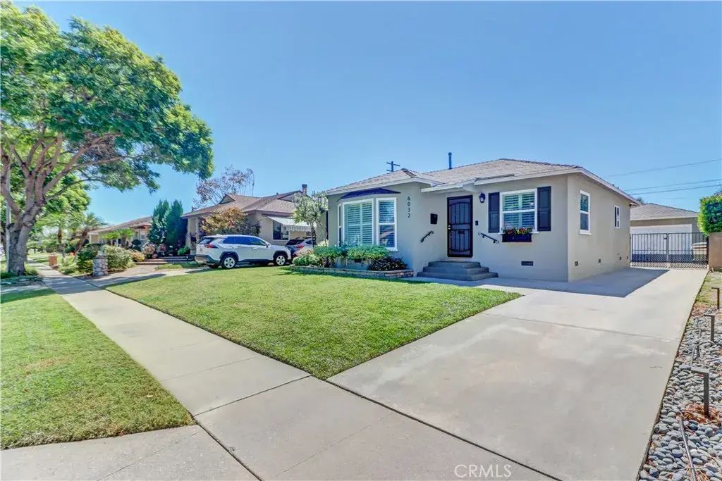6032 Freckles Road, Lakewood